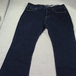 NWOT Levi's Women’s Size 10 Classic Bootcut Dark Blue Jeans